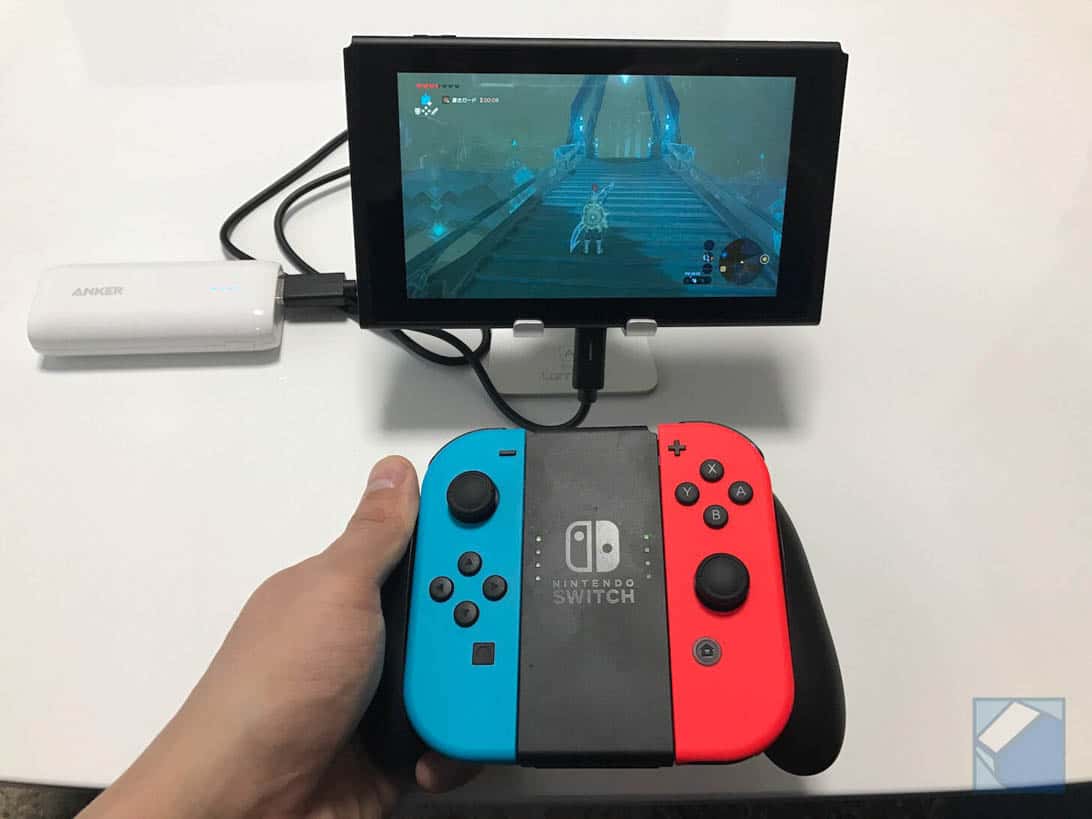 Nintendo Switchを充電しながらプレイするために必要なバッテリー、スタンド、ケーブル