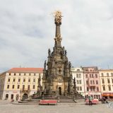 世界遺産の聖三位一体柱から独特の香りのチーズまで。チェコ・オロモウツを街歩き