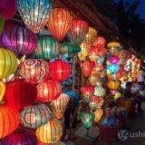 ベトナム中部の歴史ある都市・ホイアンの街並みと美しいランタン煌めく市場を巡る