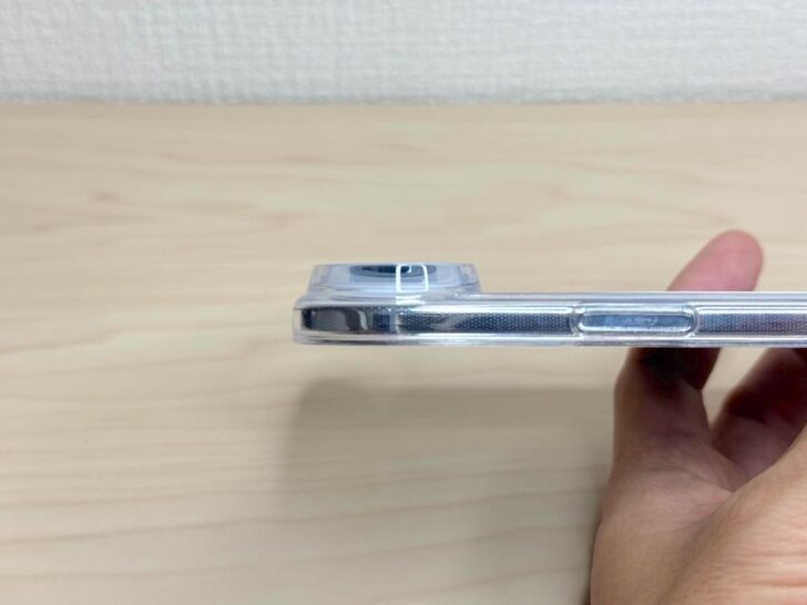 周囲の部分がカメラより高くなっている