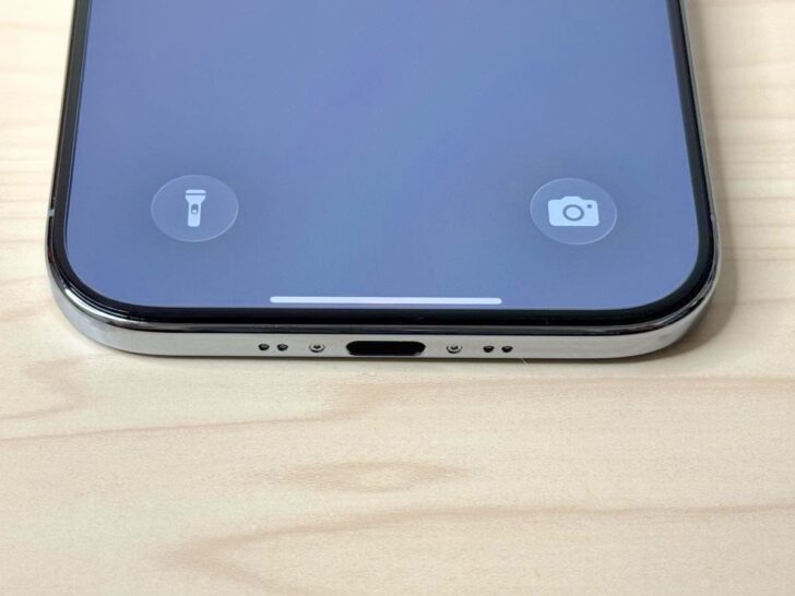パッと見ではフィルムが貼ってあるのかどうかわからないくらいピッタリ