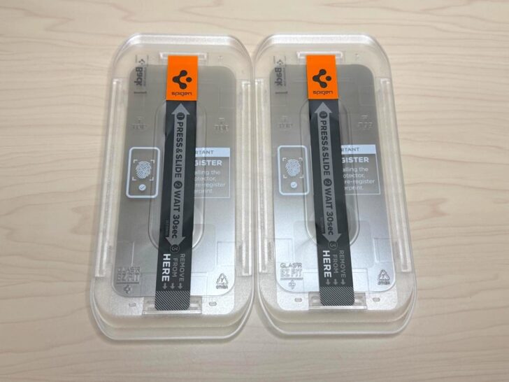 2枚のフィルムがセットで入っている
