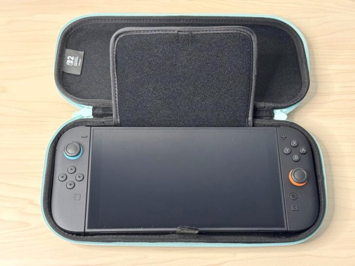 スリムハードポーチにSwitch 2を収納