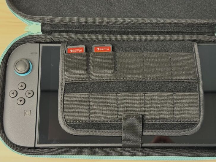 ゲームカード用のポケットが10枚分