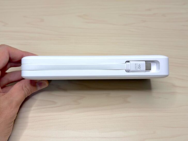 USB-Cケーブルを内蔵