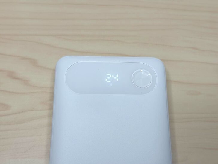 ボタンを押すとバッテリー残量を数字でお知らせ