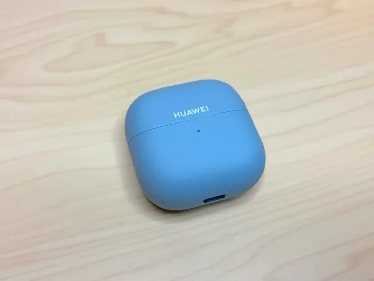 前世代よりコンパクトになった充電ケース